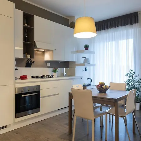 Seventh Heaven - Arco Della Pace Apartment